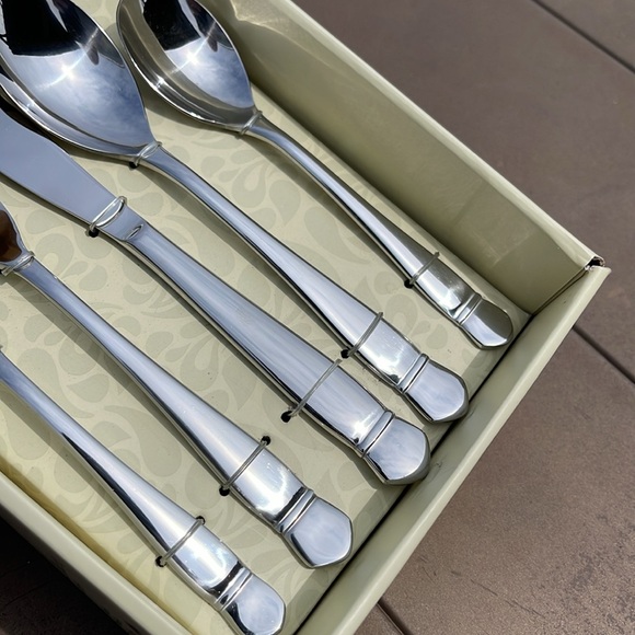 PALLET SALE 20-pc Stainless Steel, Heavy Duty, Cambridge Flatware Set - Picture 7 of 8